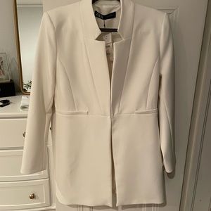 Zara semi long white blazer